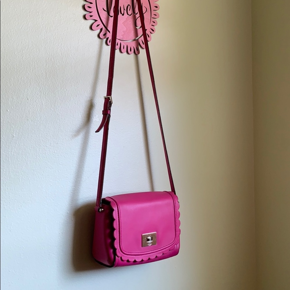 Kate Spade Jazmin pink crossbody scallop turnlock